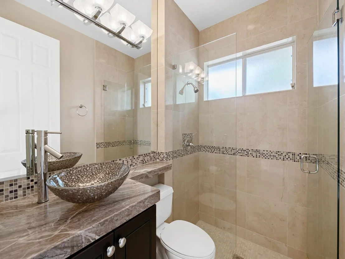 Photo of 2579 Mayfair Lane