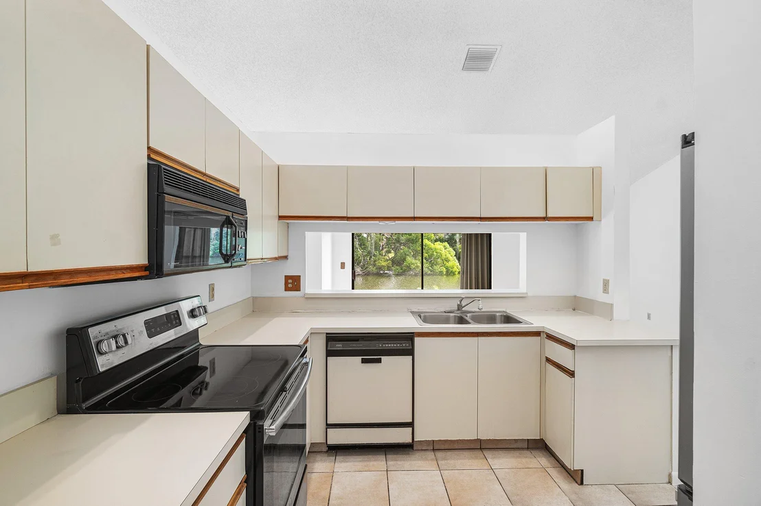 Photo of 9297 Laurel Green Drive
