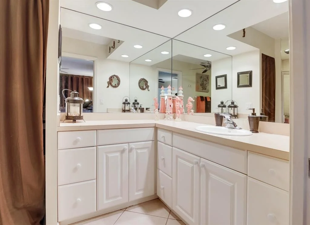 Photo of 4815 Dolphin Drive