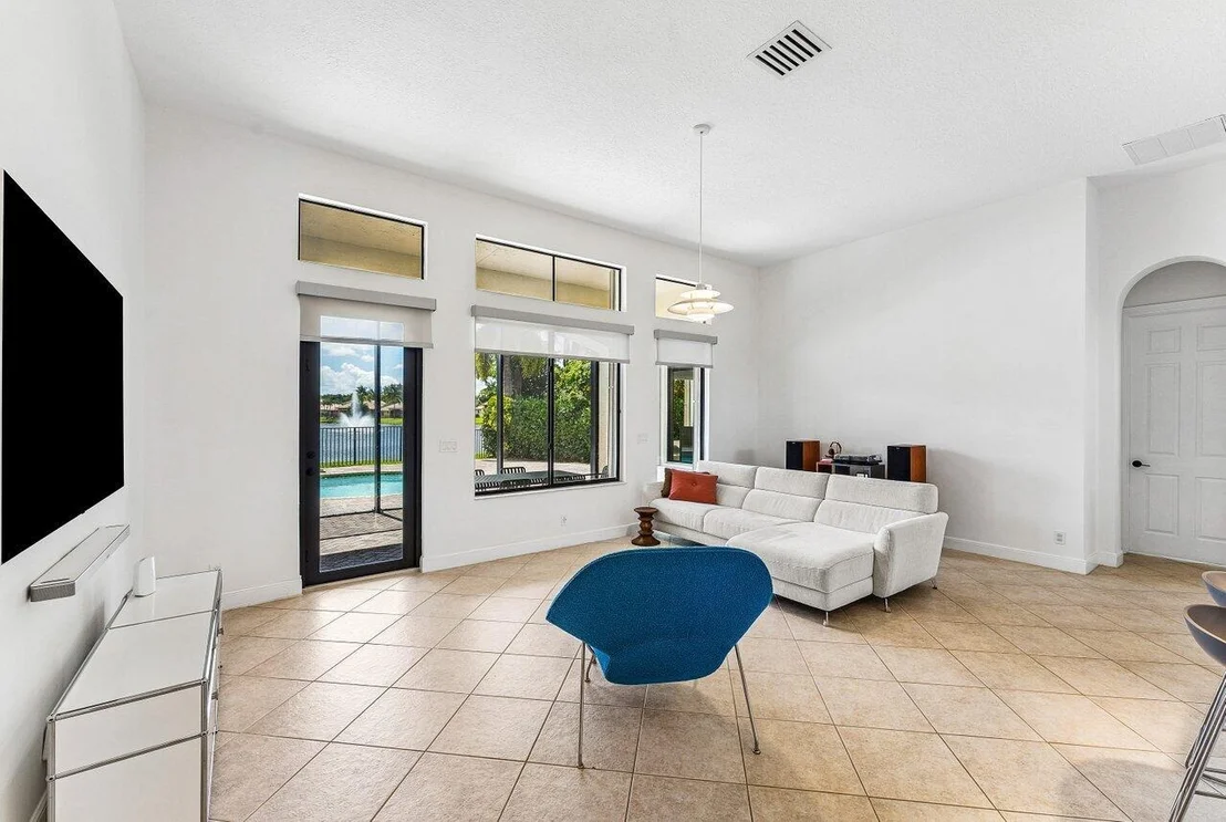Photo of 3592 Collonade Drive