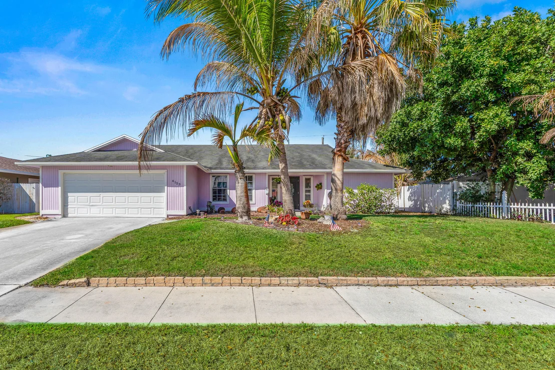 Photo of 4153 Russell Street