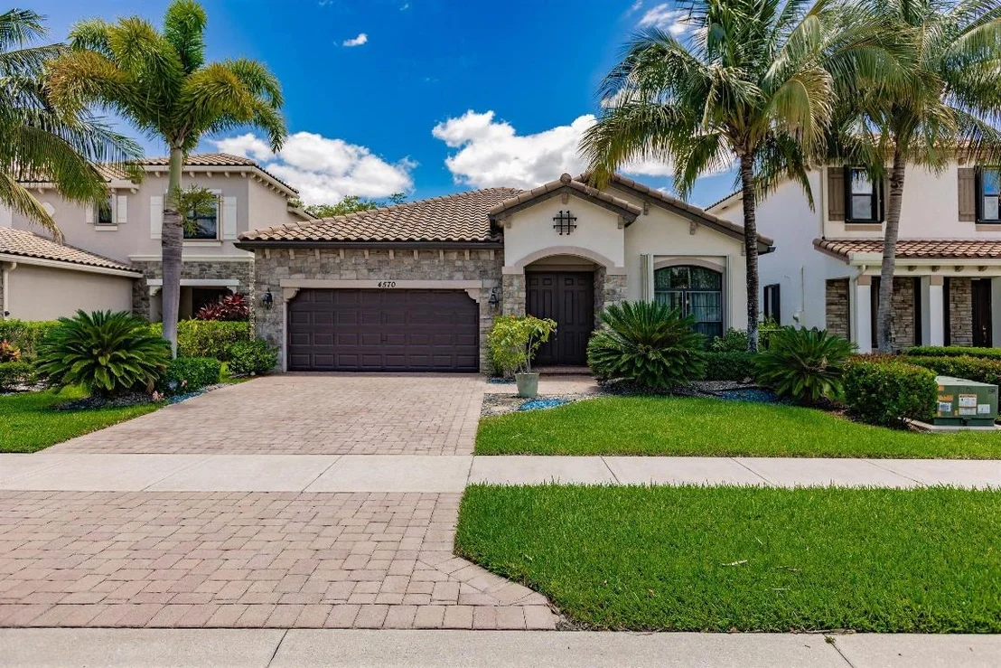 Photo of 4570 Willow Run Way