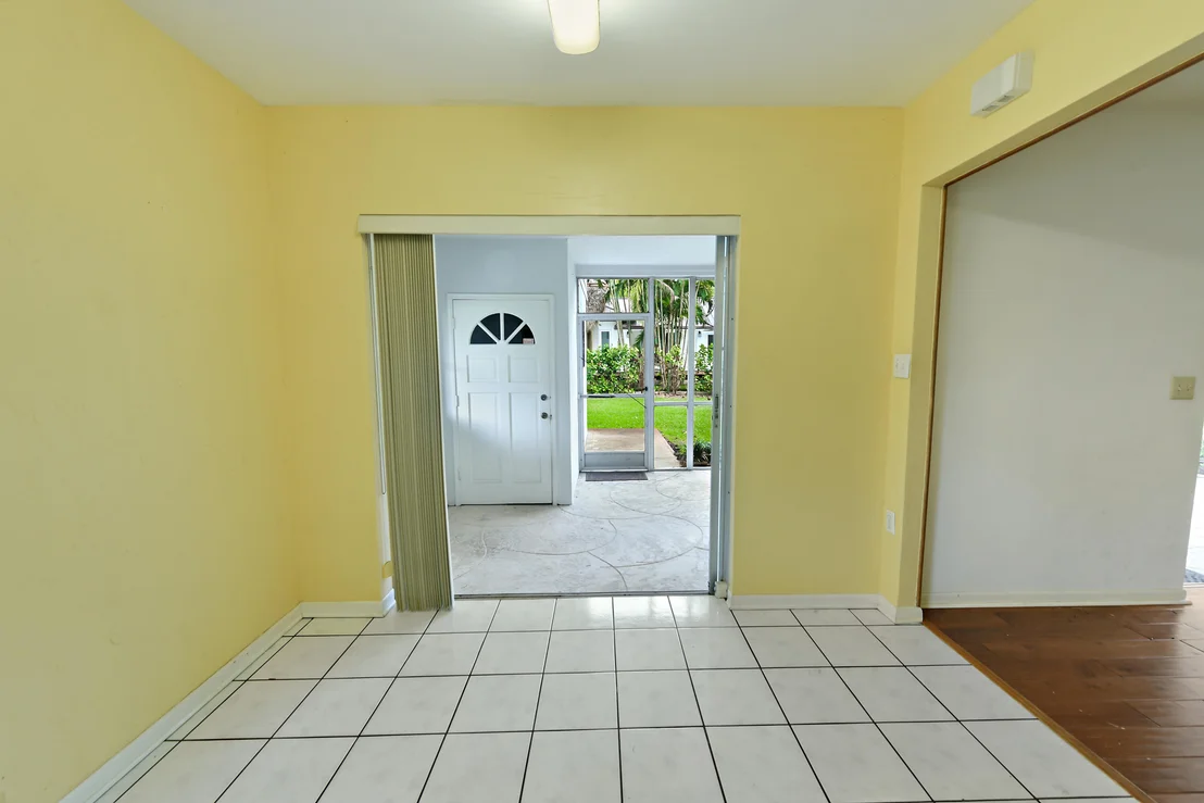 Photo of 324 River Drive