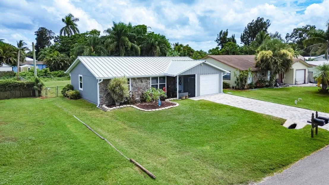 Photo of 3048 SE Orchid Street