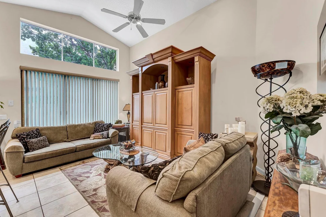 Photo of 4813 S Classical Boulevard