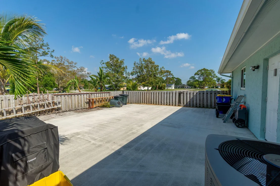 Photo of 5580 SE Paramount Drive