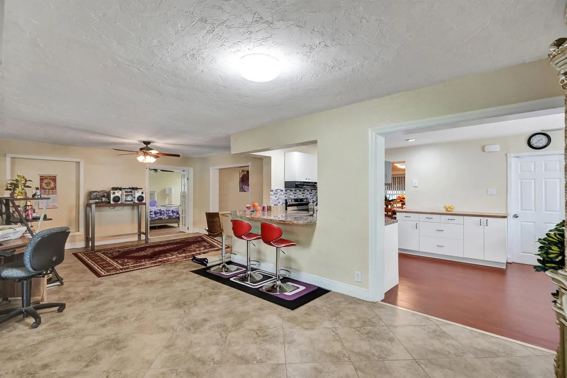 Photo of 802 NW 69th Terrace