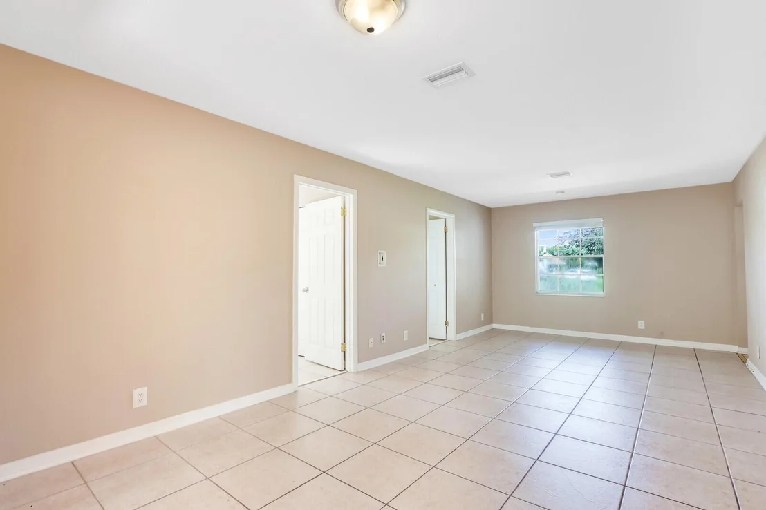 Photo of 809 Poplar Drive