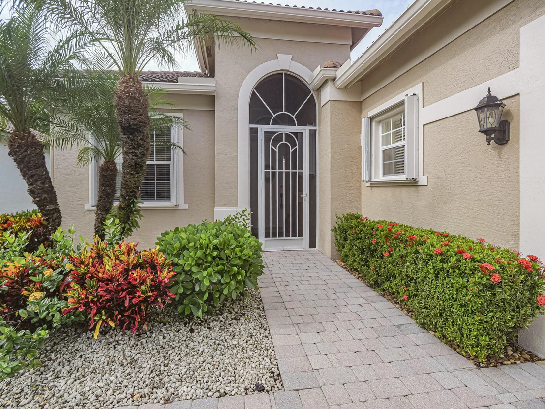 Photo of 6871 SE Twin Oaks Circle
