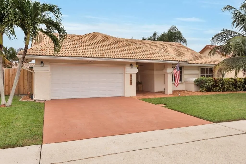 Photo of 9800 Sun Pointe Drive