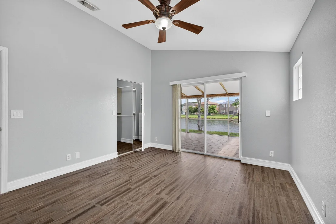 Photo of 6121 Spring Isles Boulevard