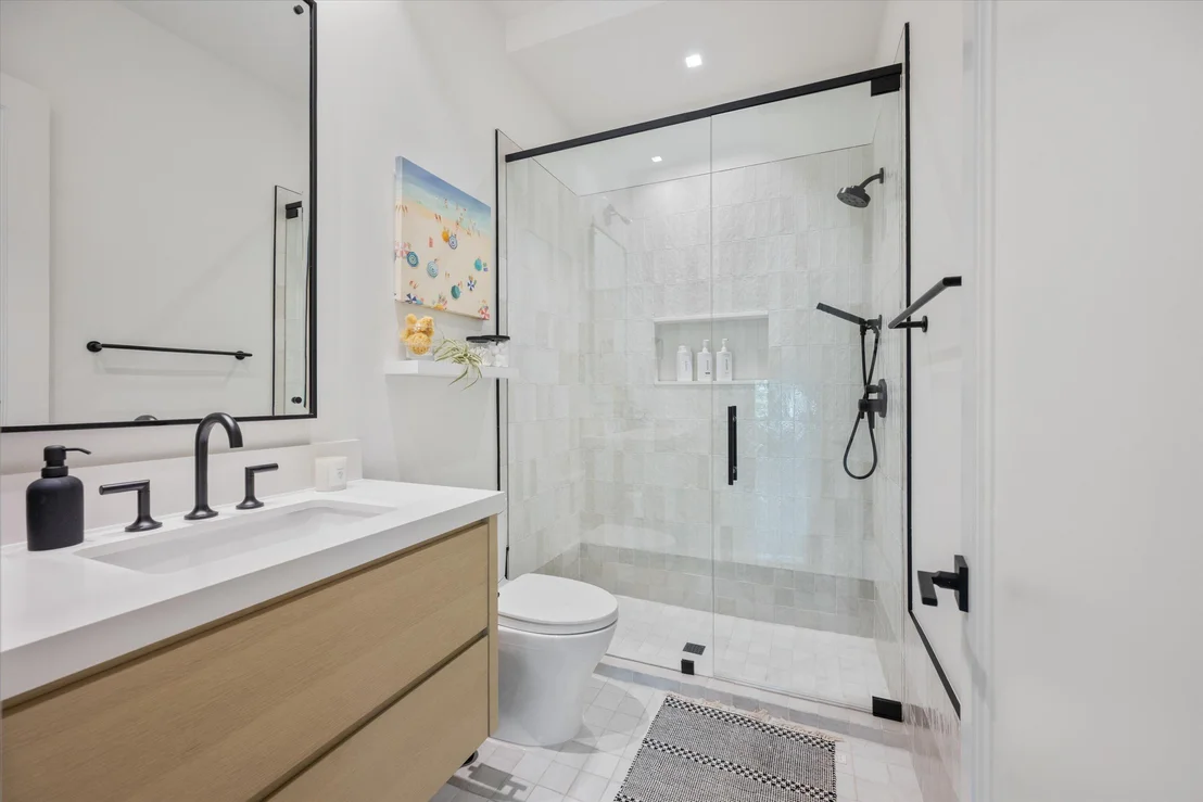 Photo of 745 Park Drive W