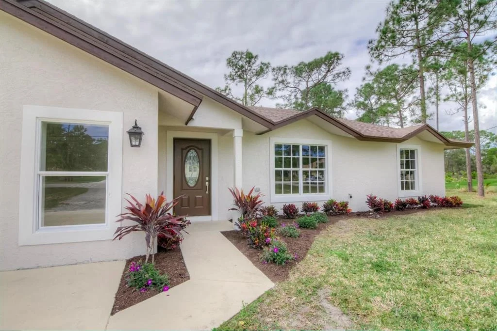 Photo of 17518 Tangerine Boulevard