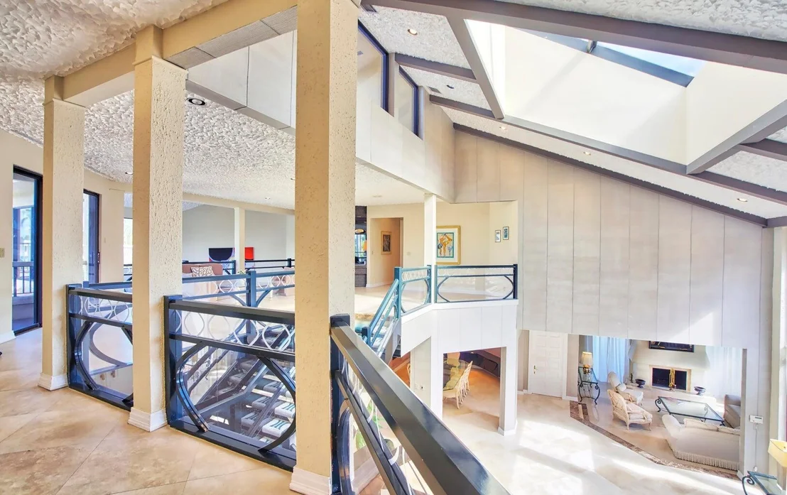 Photo of 21125 Hamlin Drive