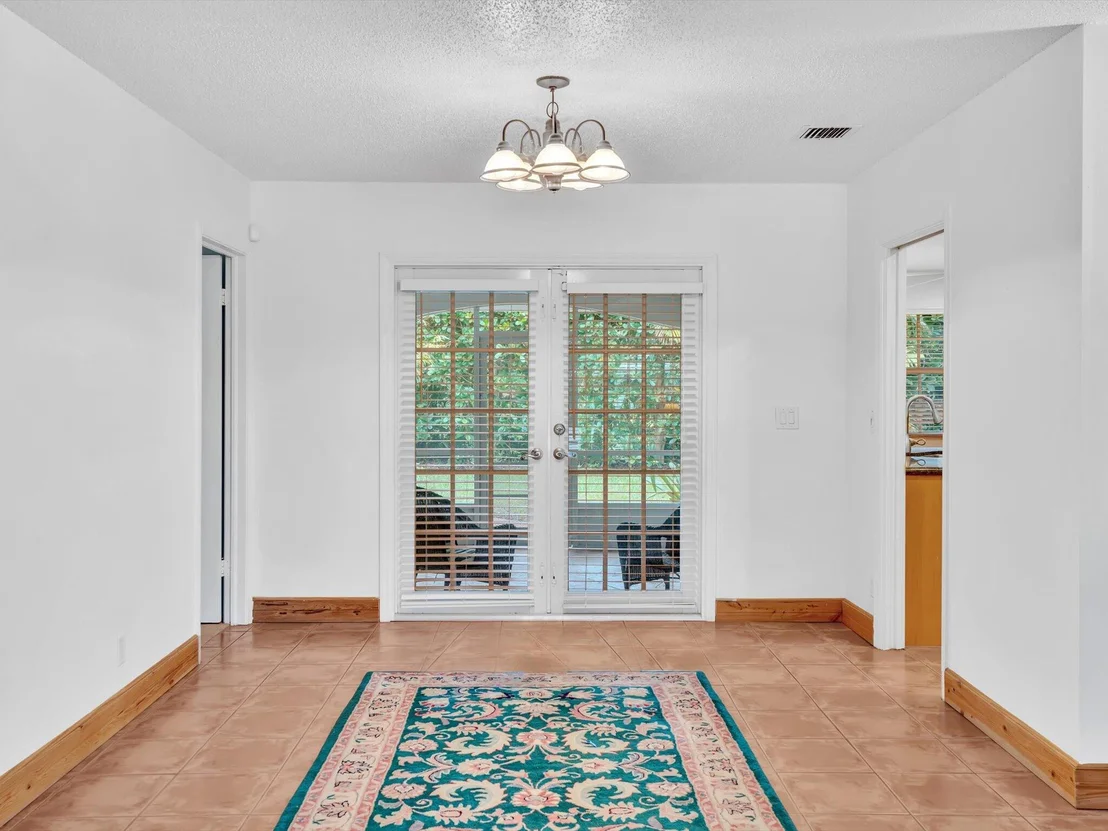 Photo of 3204 Lakeview Drive