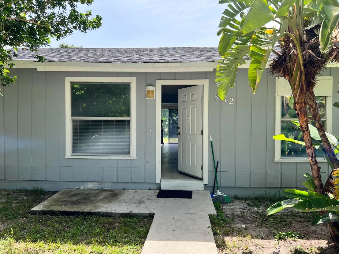Photo of 332 Fleming Avenue