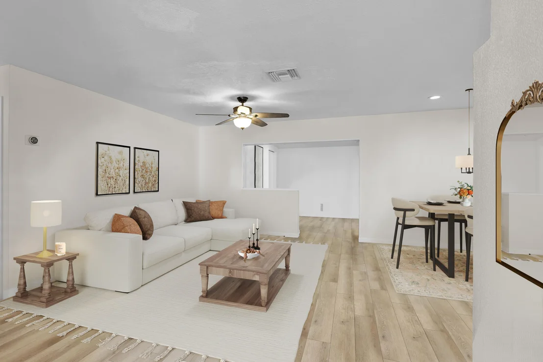 Photo of 121 W Arch Drive