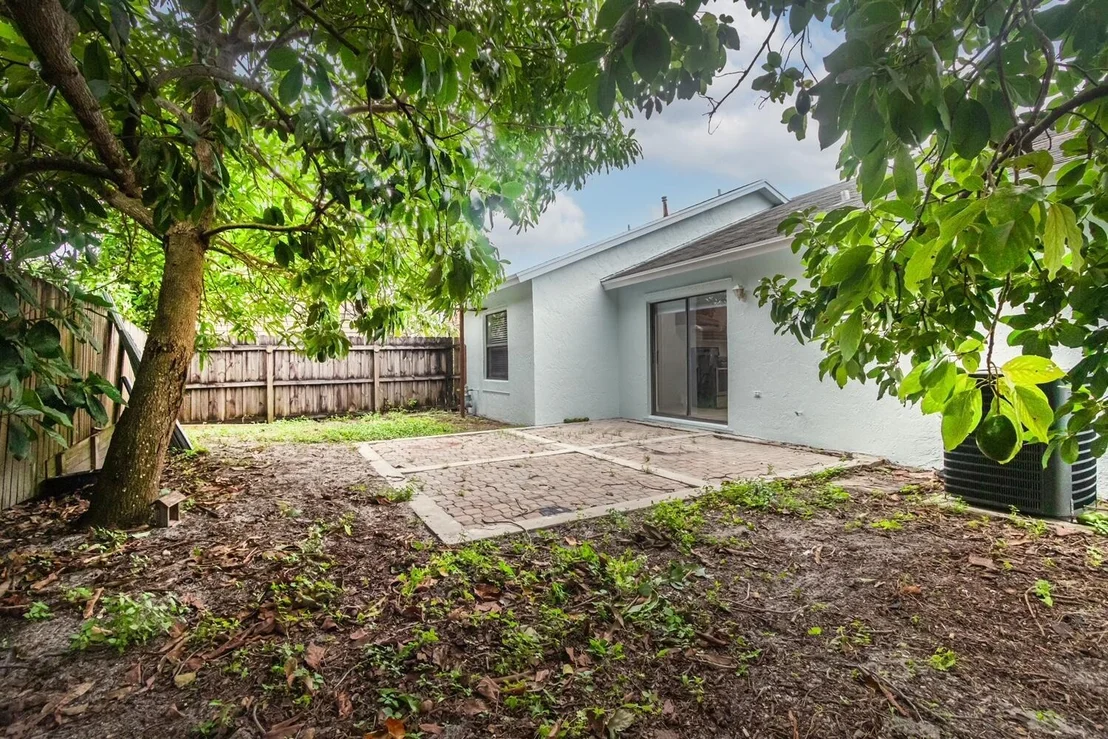 Photo of 5790 Ithaca Circle E