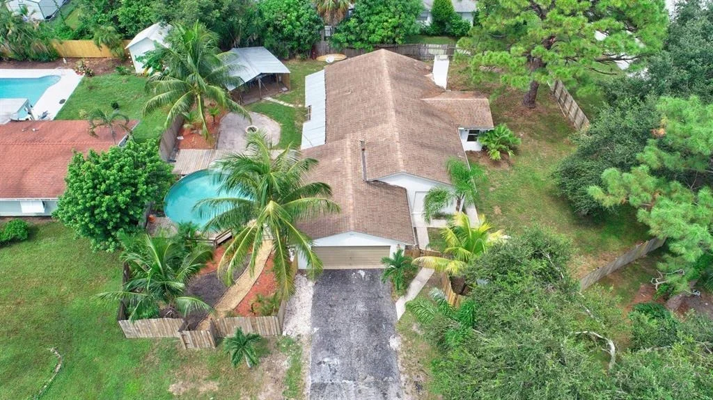 Photo of 15385 Monroe Road