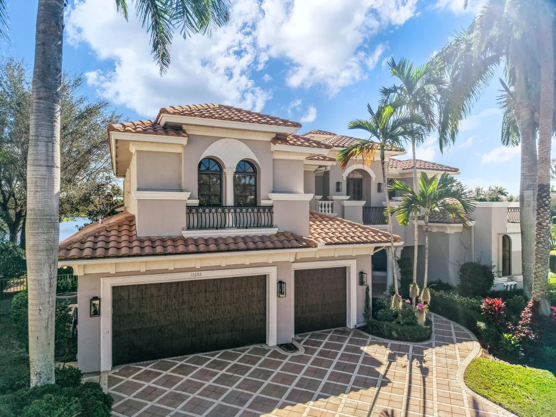 Photo of 17602 Middle Lake Drive