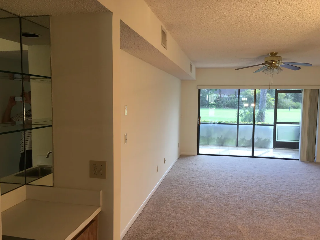 Photo of Unit E at 1001 Pinecrest Circle