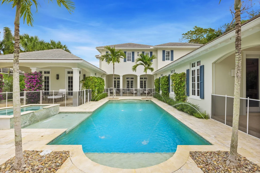 Photo of 1222 N Ocean Boulevard