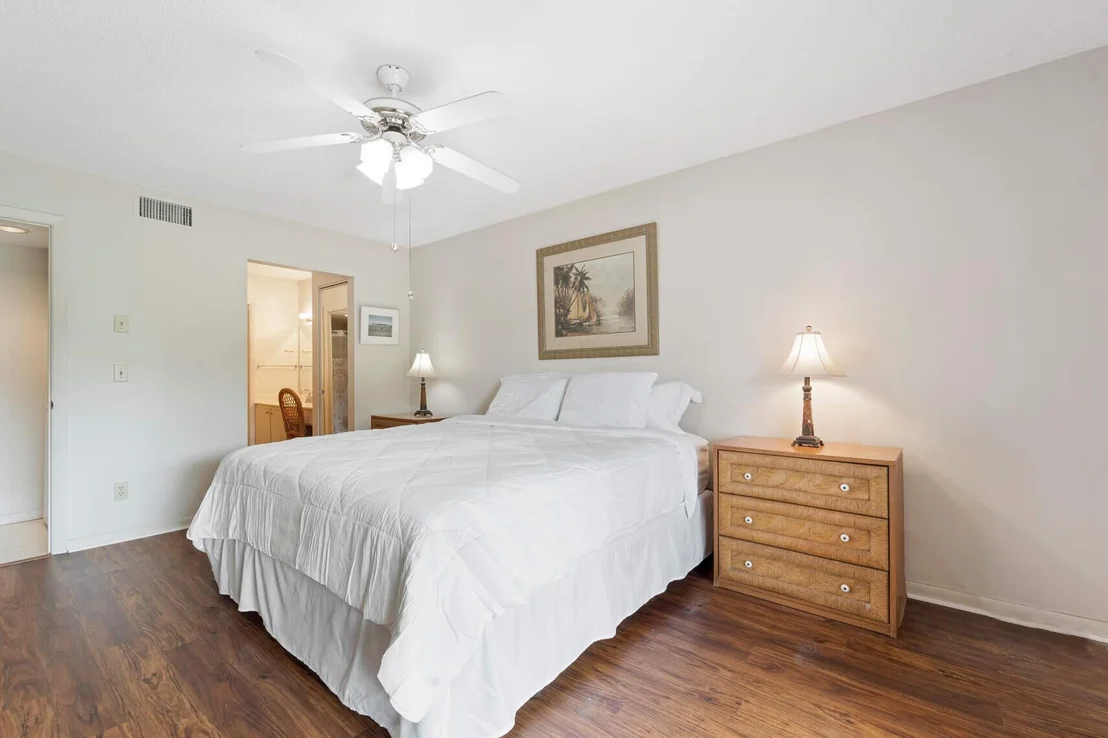 Photo of Unit C at 1001 Pinecrest Circle