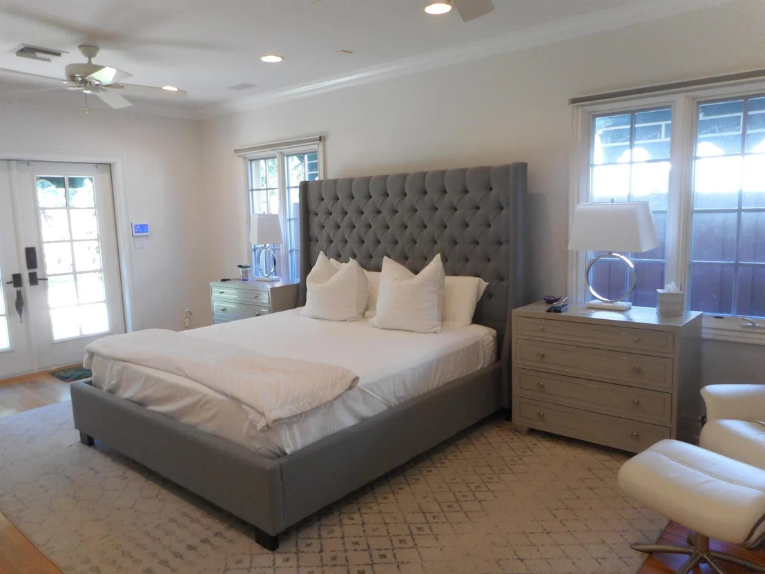 Photo of 830 Biscayne Drive