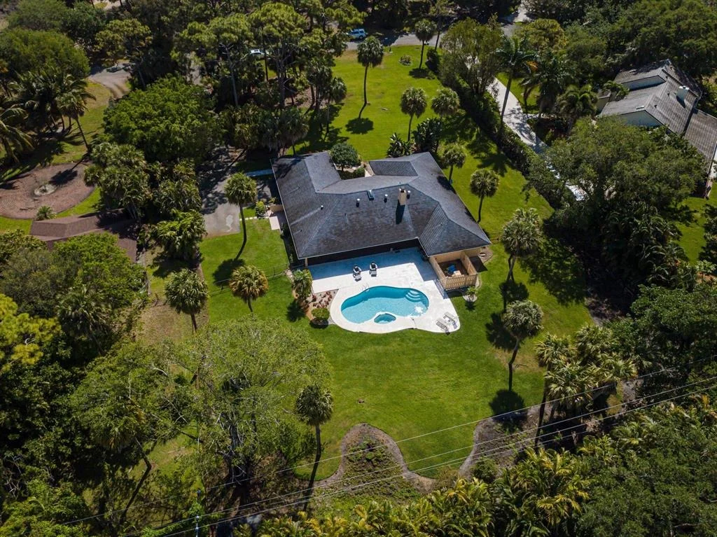 Photo of 2520 Greenbrier Drive
