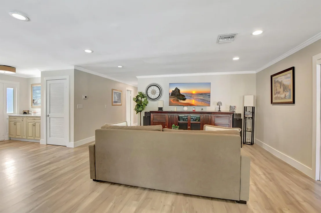 Photo of 1599 Isabel Este Road