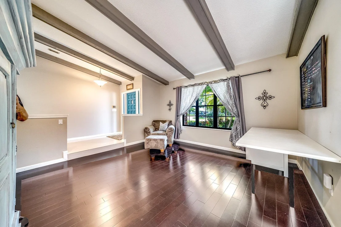 Photo of 574 Juniper Place