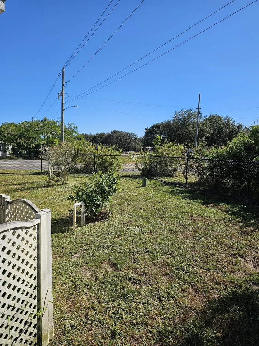 Photo of 877 Laurel Circle