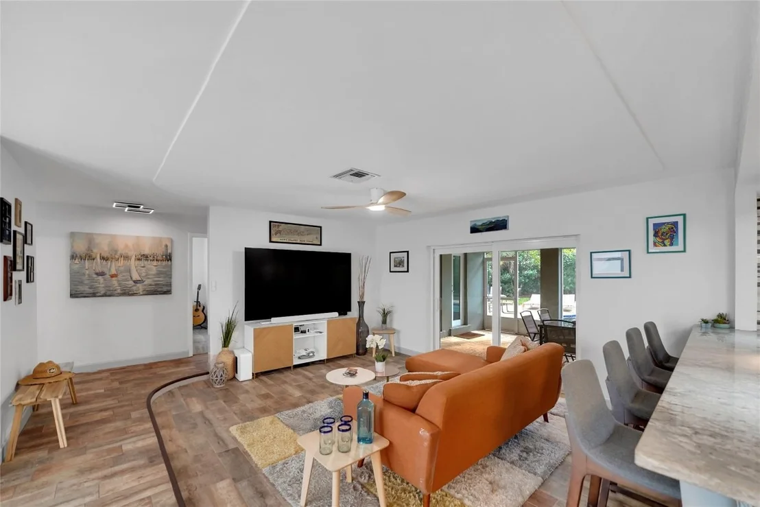 Photo of 6972 NW 5th Place