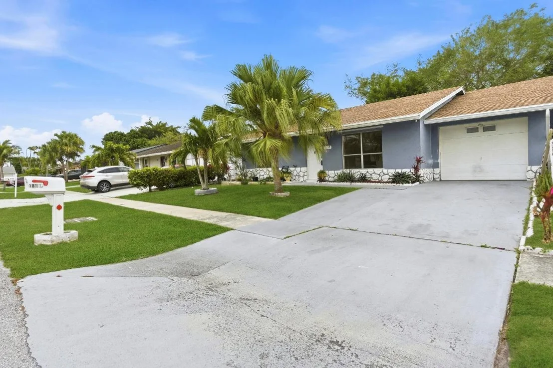 Photo of 6130 Bluegrass Circle