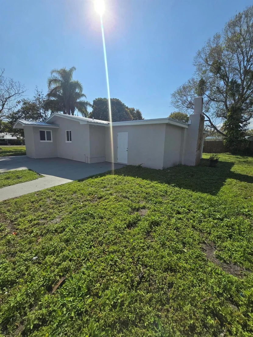 Photo of 6545 NE 8th Lane