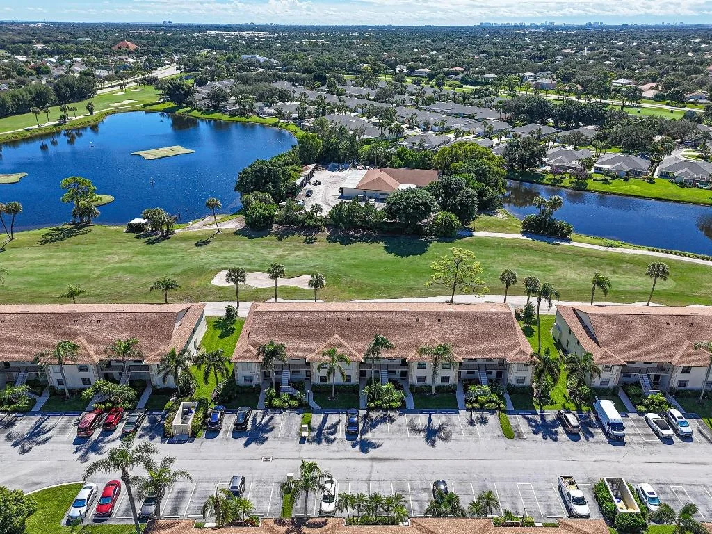 Photo of Unit B at 1001 Pinecrest Circle