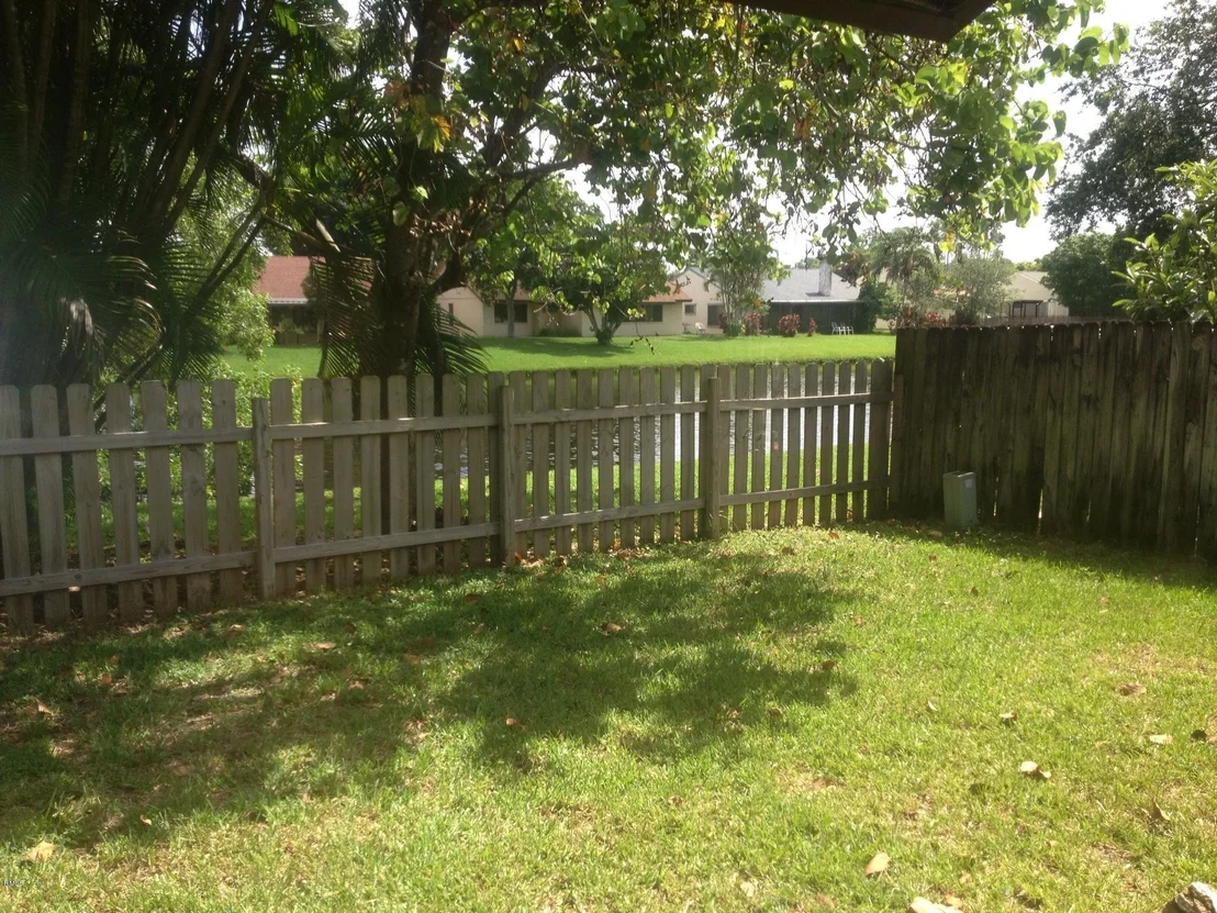Photo of 7827 Roble Lane
