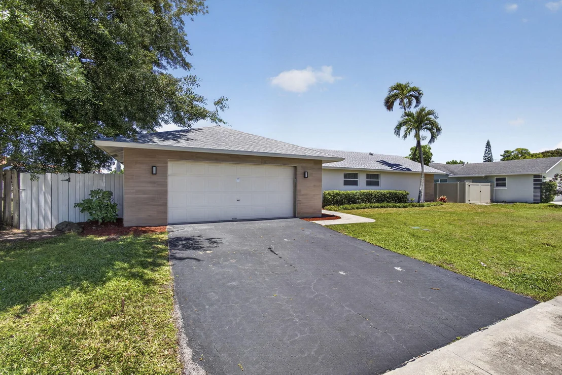 Photo of 12890 Guilford Circle