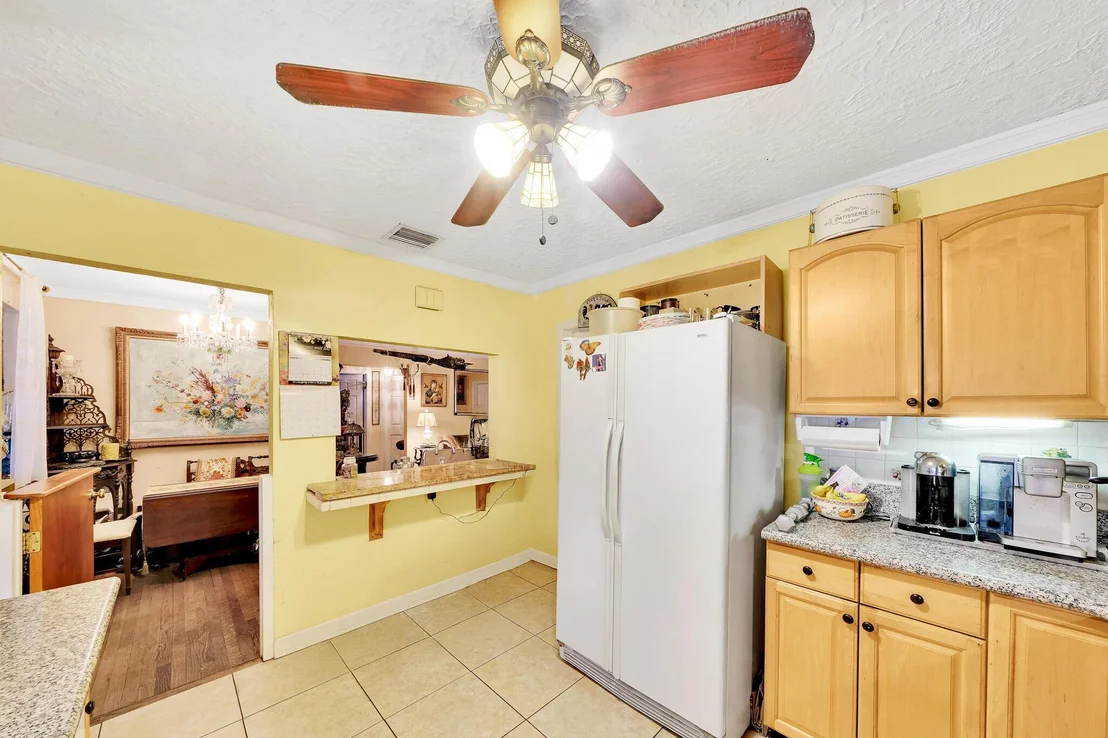 Photo of 910 Sylvan Lane