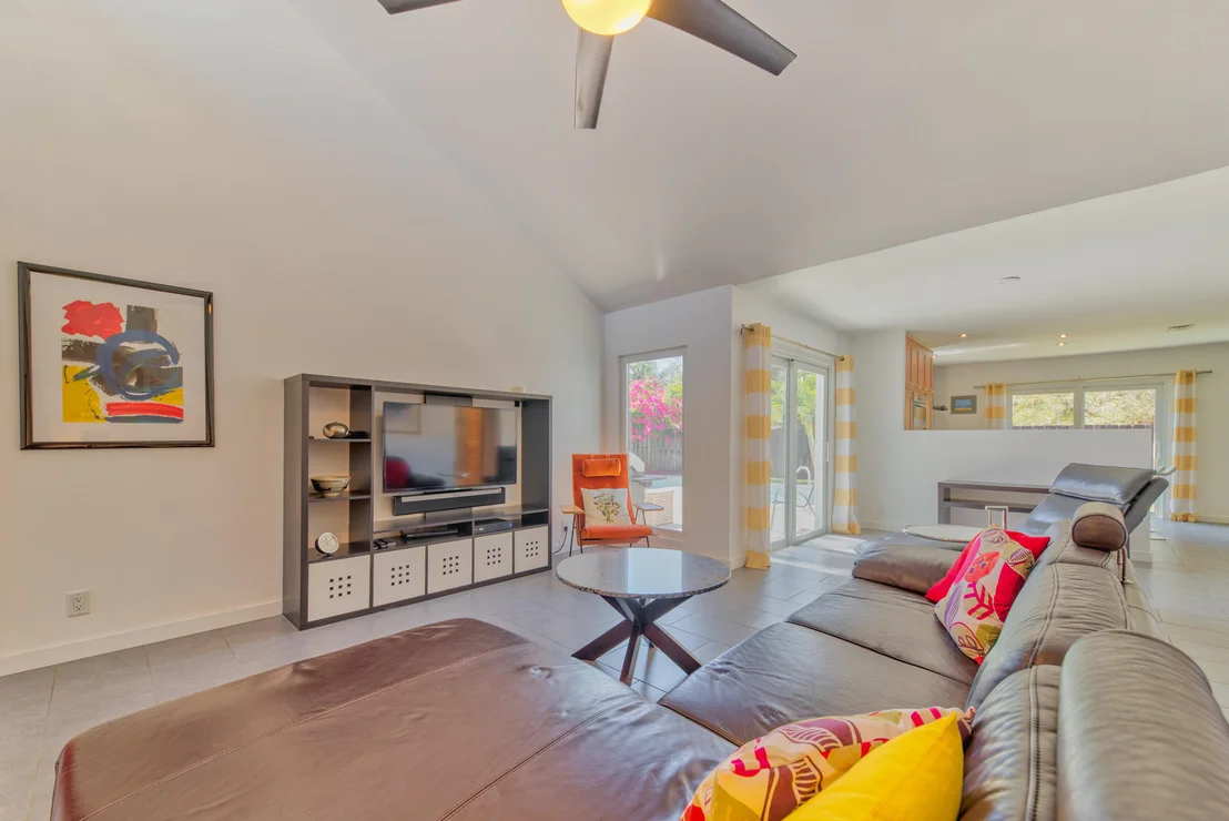Photo of 435 Oak Shadow Way