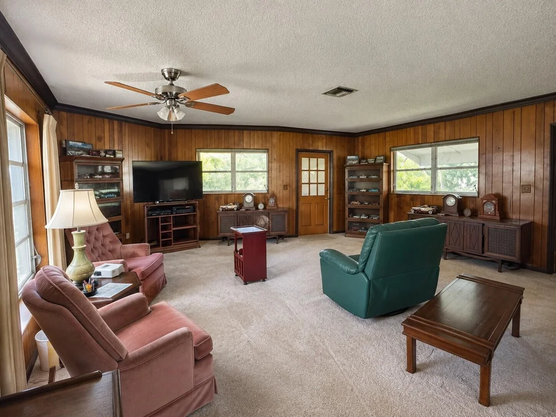 Photo of 110 SE 3rd Avenue
