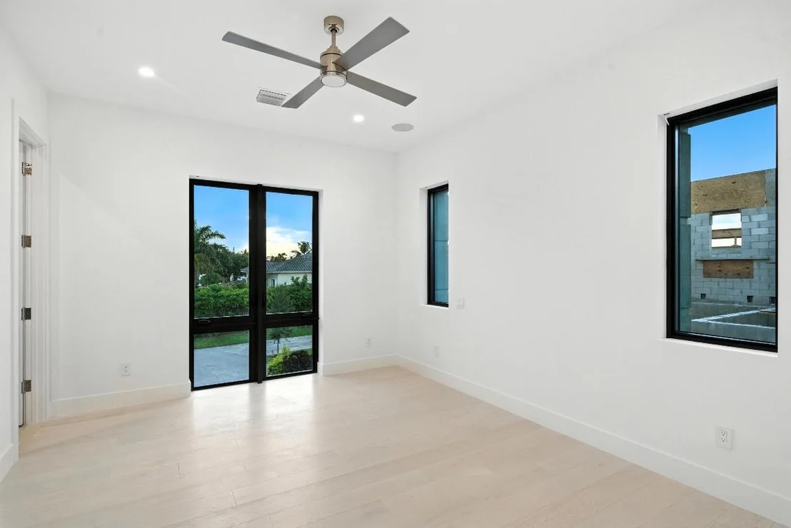 Photo of 700 NE 29th Place