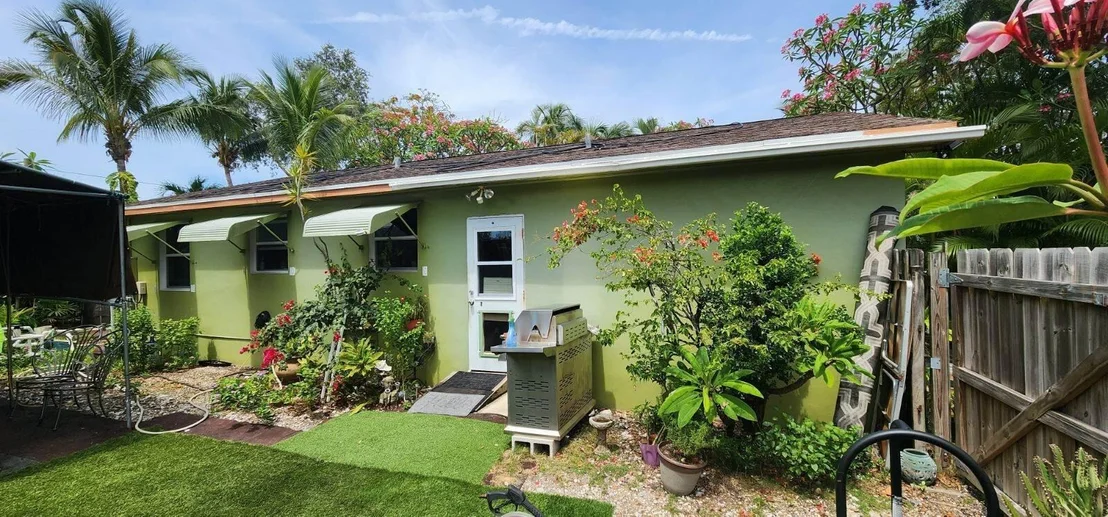 Photo of 1402 S Seacrest Boulevard