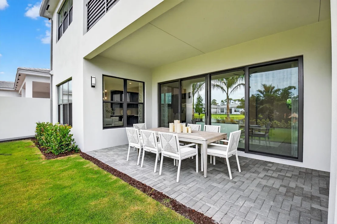 Photo of 9436 Riverside Park Drive