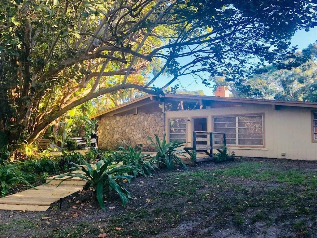 Photo of 4953 Palm Ridge Boulevard