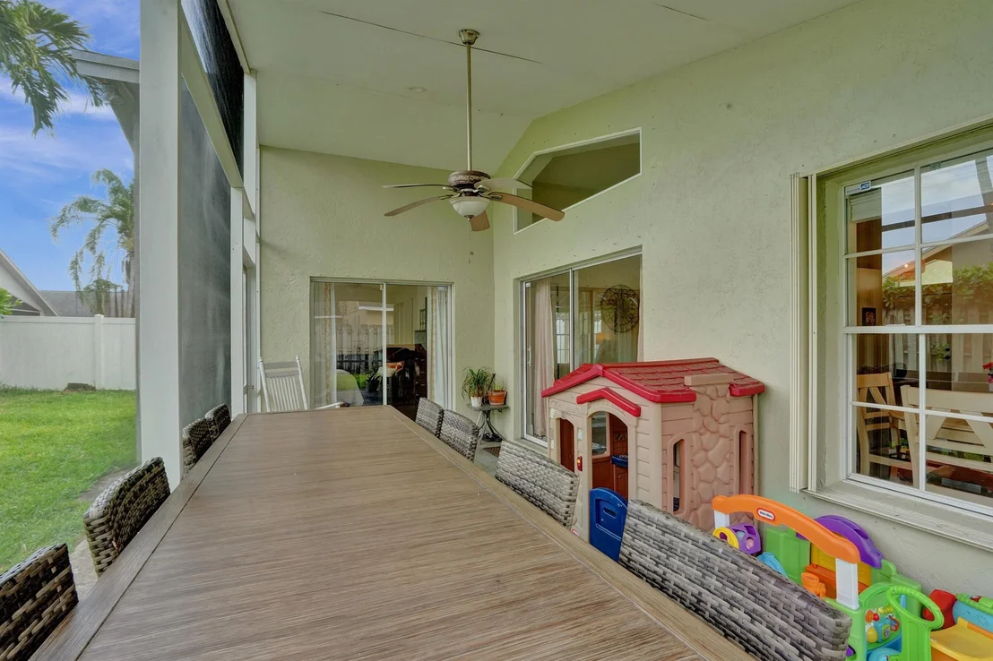 Photo of 6067 Hollywood Street