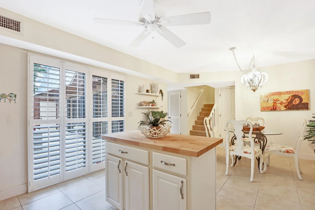 Photo of Unit 18D at 1420 Ocean Way
