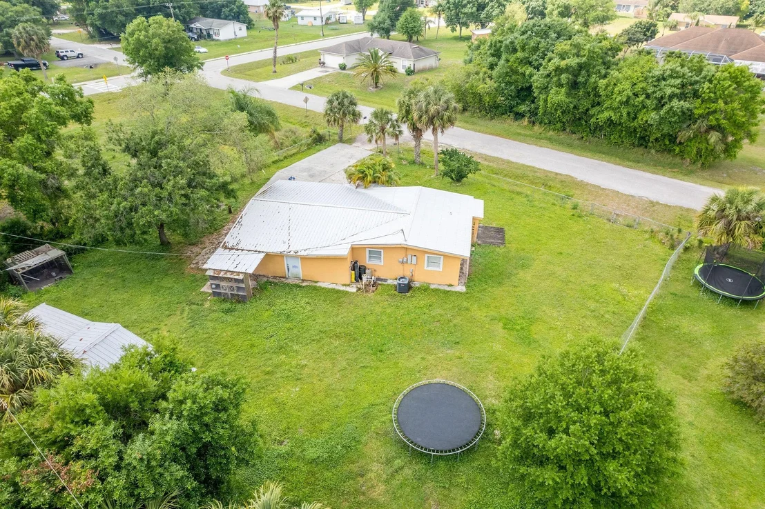 Photo of 3670 NW 27th Avenue