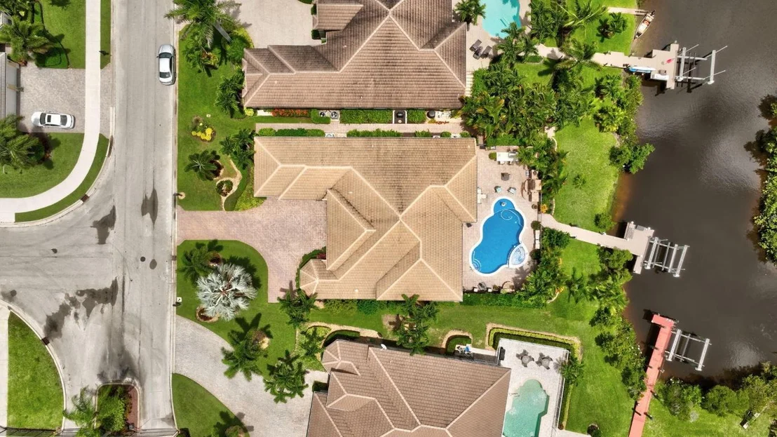 Photo of 699 SW River Bend Circle