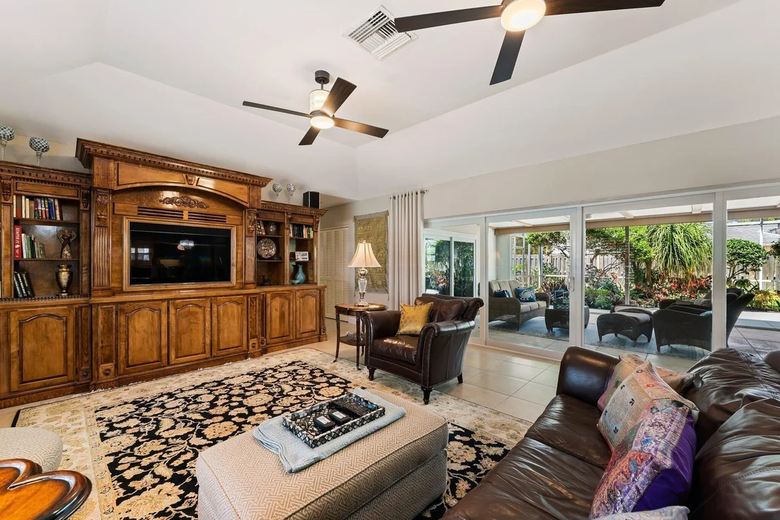 Photo of 230 Fairway W